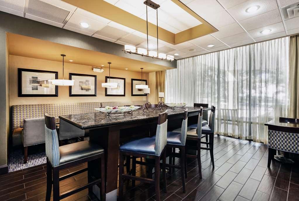 Hampton Inn Gainesville Restaurant photo