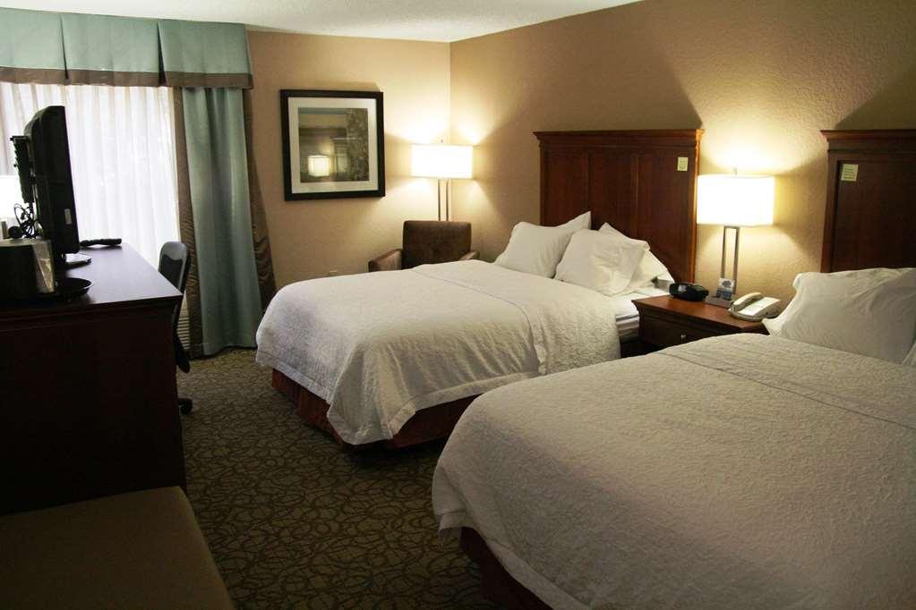 Hampton Inn Gainesville Room photo