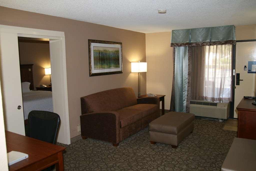Hampton Inn Gainesville Room photo