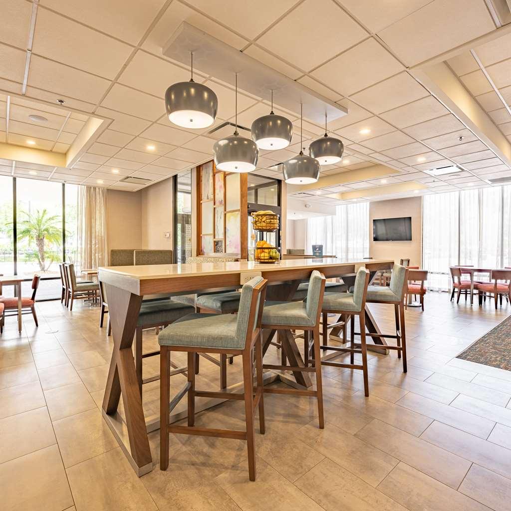 Hampton Inn Gainesville Interior photo