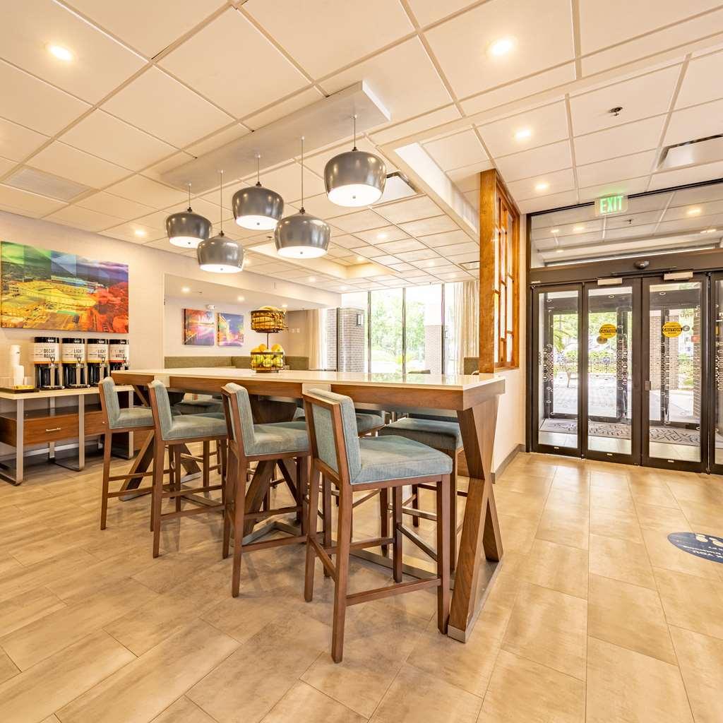 Hampton Inn Gainesville Interior photo